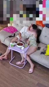 原创，老婆直言要找小哥哥。